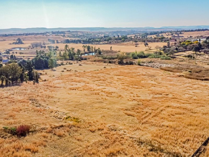 Escape to the Countryside with City Convenience! - Photo 9