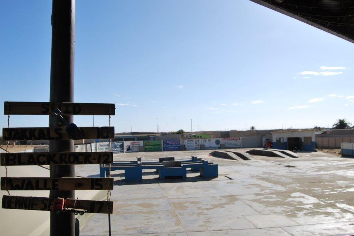 World renowned Skubbe Bar for sale - Photo 5