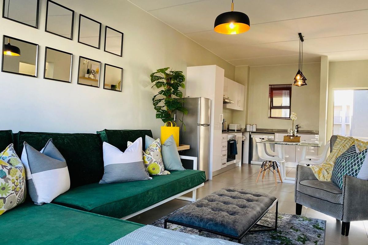 Invest Smart, live secure and stay central. - Photo 2