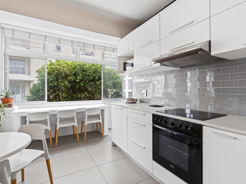Prime location on Beach Road in Mouille Point - Photo 6