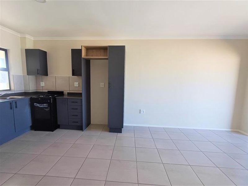 FOR RENT  |  Hillcrest  |  Kings Gate Estate  |  2 Bedroom 1st Floor Apartment - Photo 2