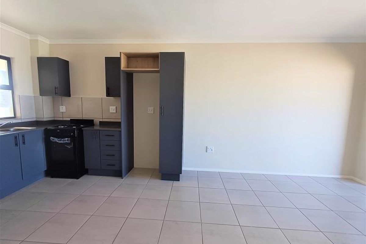 FOR RENT  |  Hillcrest  |  Kings Gate Estate  |  2 Bedroom 1st Floor Apartment - Photo 2