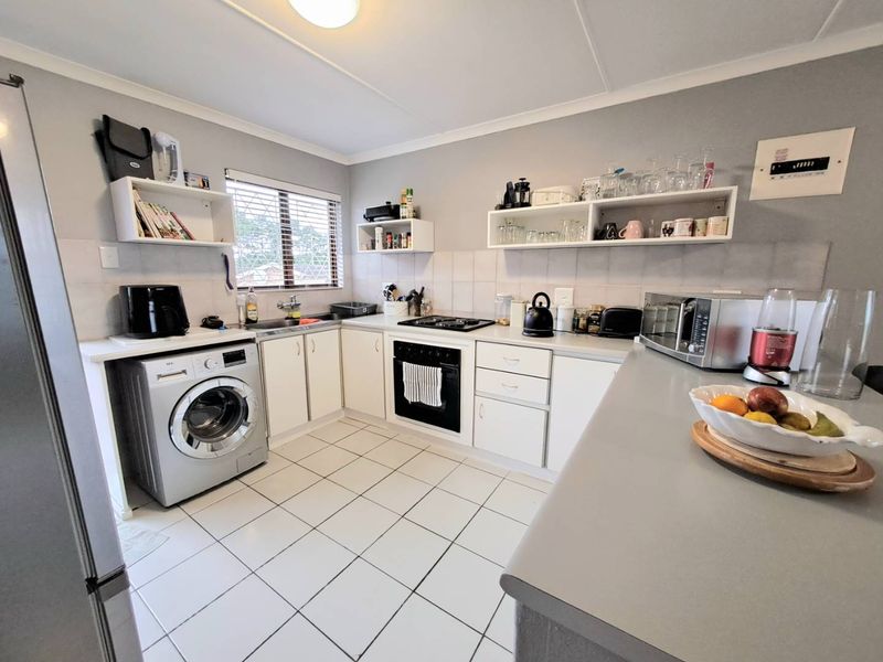 Just move in! - Photo 1