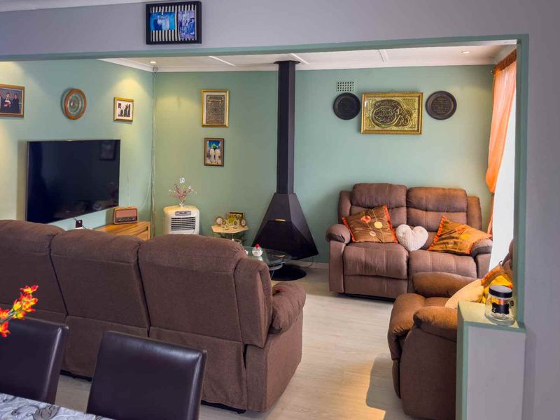 Cozy meets functionality in this stunning property! - Photo 5