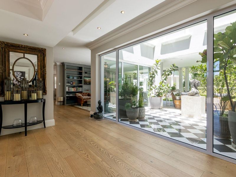 LUXURIOUS 4 BEDROOM FAMILY HOME FOR SALE IN BRYANSTON - Photo 8