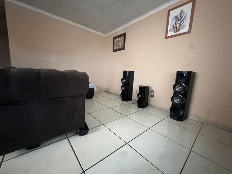 2 Bedroom House For Sale Evaton West - Photo 4