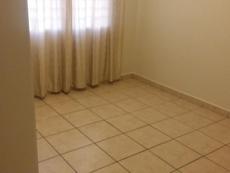 2 Bedroom Apartment-de Kuilen-Kuilsriver-To Let-RealtyAtlas - Photo 5