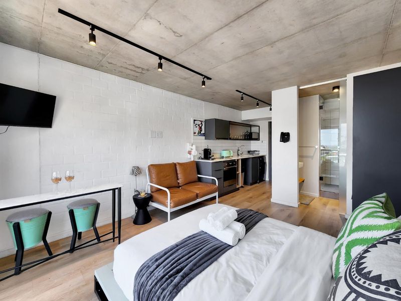 Sea Point Airbnb Spinner! - Photo 8