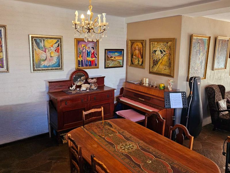 Attention Buyers! Remarkable Mansion with 9 Bedrooms, Countless Luxuries, and Endless Potential! - Photo 6