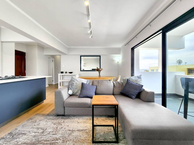 Top-Floor Gem in Upper Gardens with Stunning Table Mountain Views - Photo 3