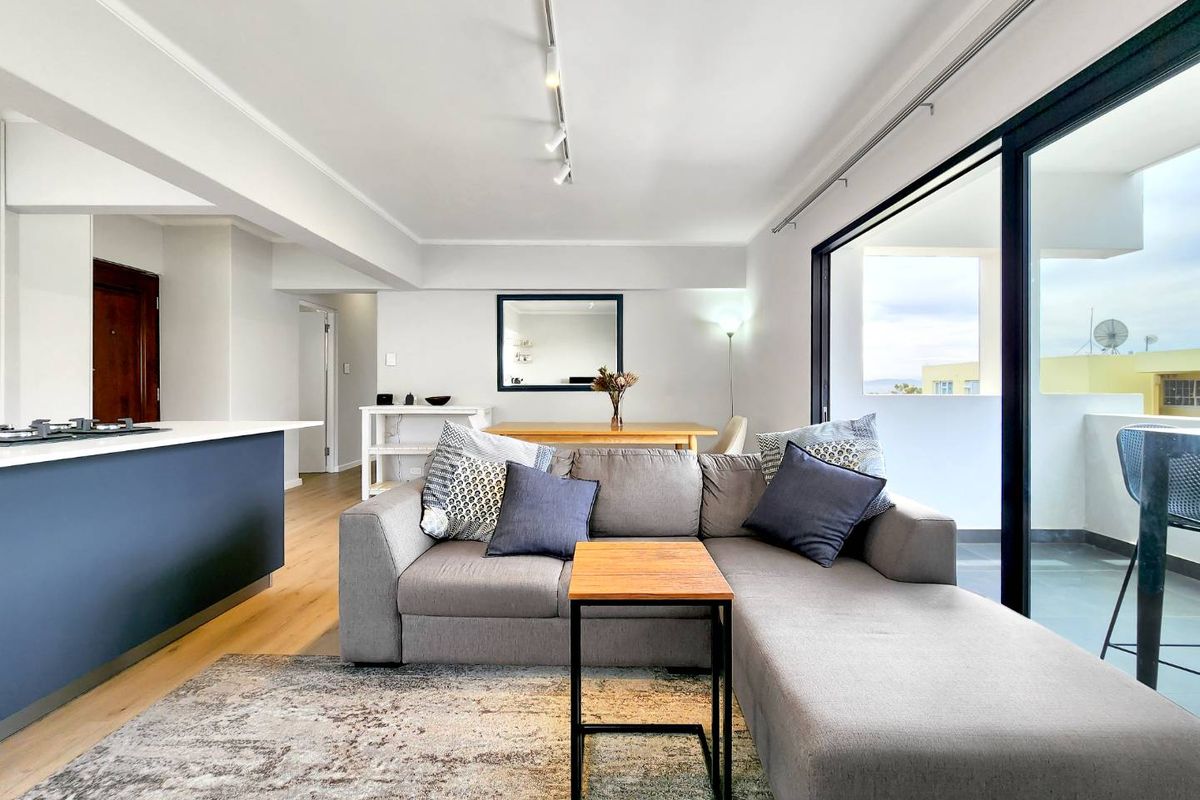 Top-Floor Gem in Upper Gardens with Stunning Table Mountain Views - Photo 3
