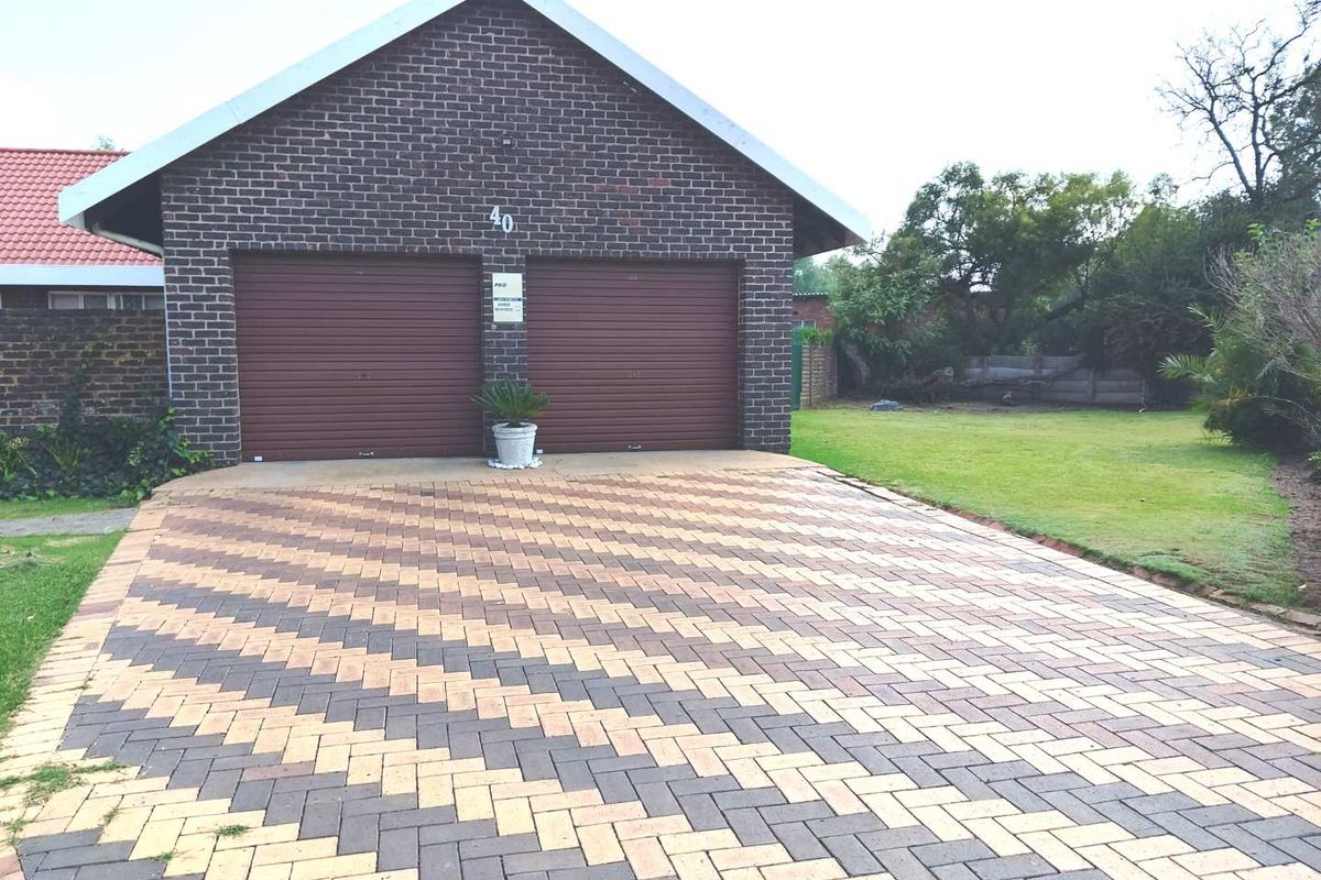 FAMILY HOME FOR RENT IN SHARON PARK ESTATE - Photo 5