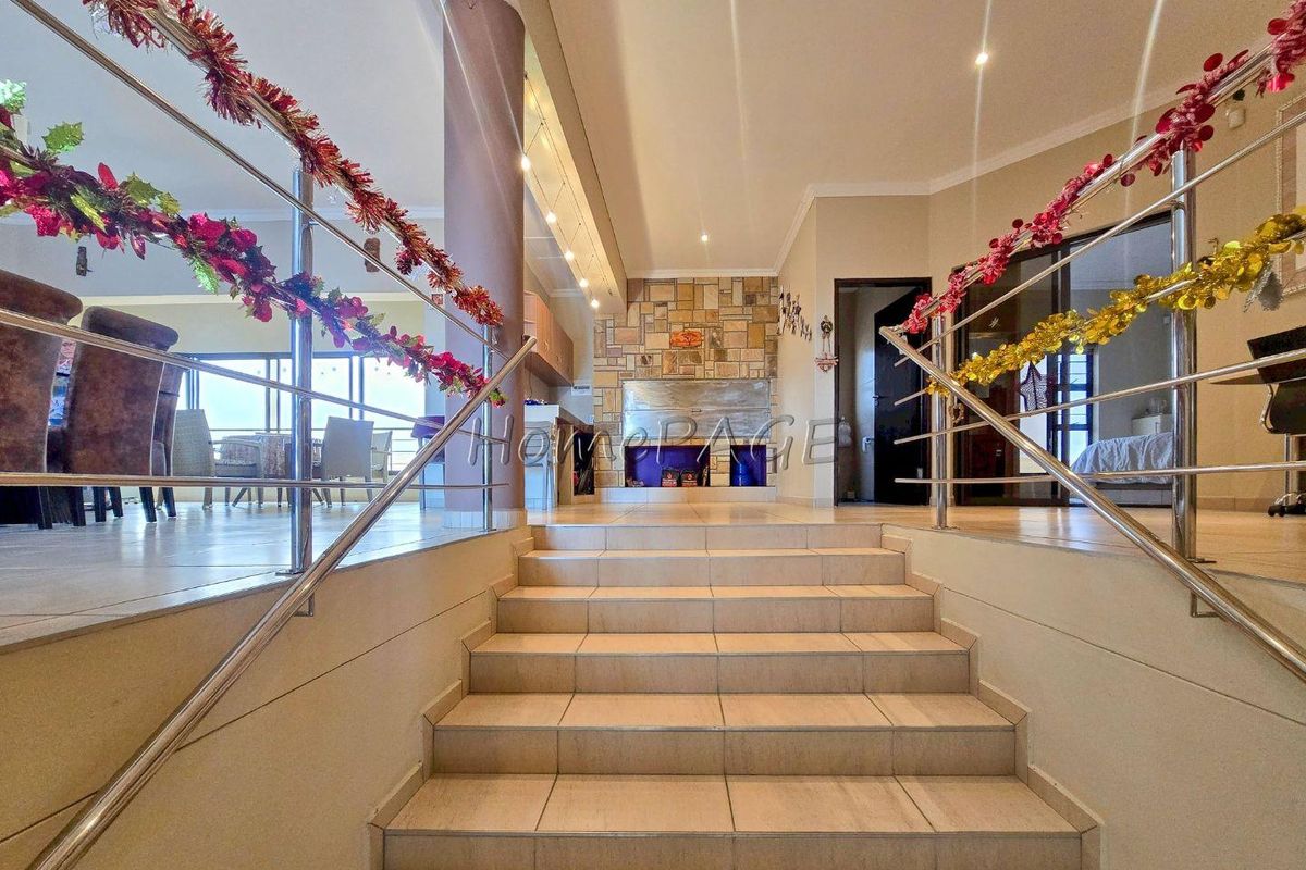 Long Beach, Walvis Bay:  4 Bedroom Property with 6-car garages for sale - Photo 4