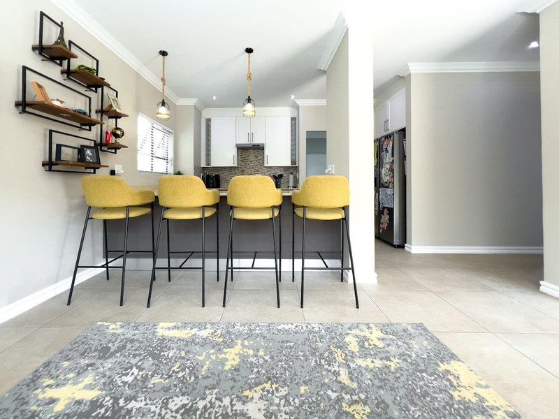 Modern corner stand luxury! - Photo 7