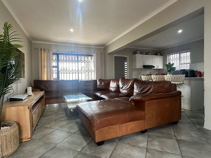 The “wow” factor is in place when you drive into the Waterberg Fields Estate! - Photo 2