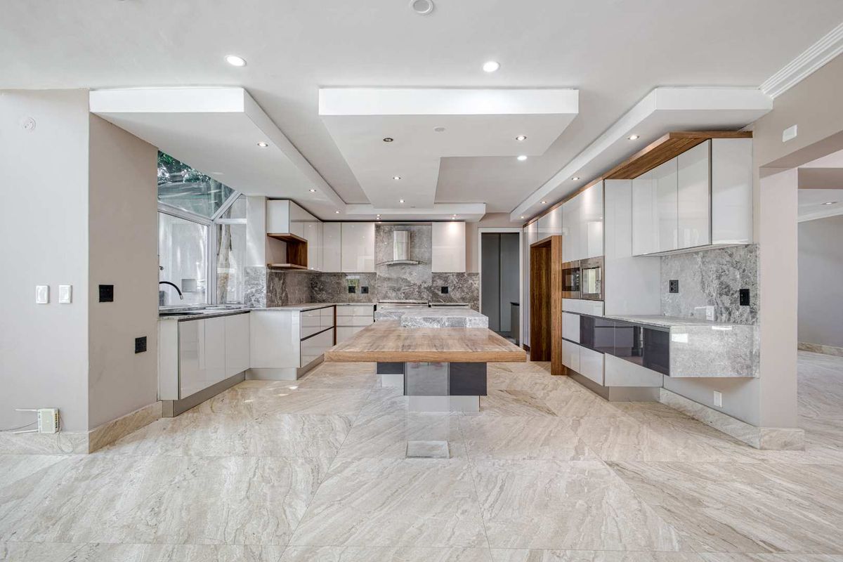 5 BEDROOM HOUSE FOR SALE IN FOURWAYS GARDENS - Photo 4