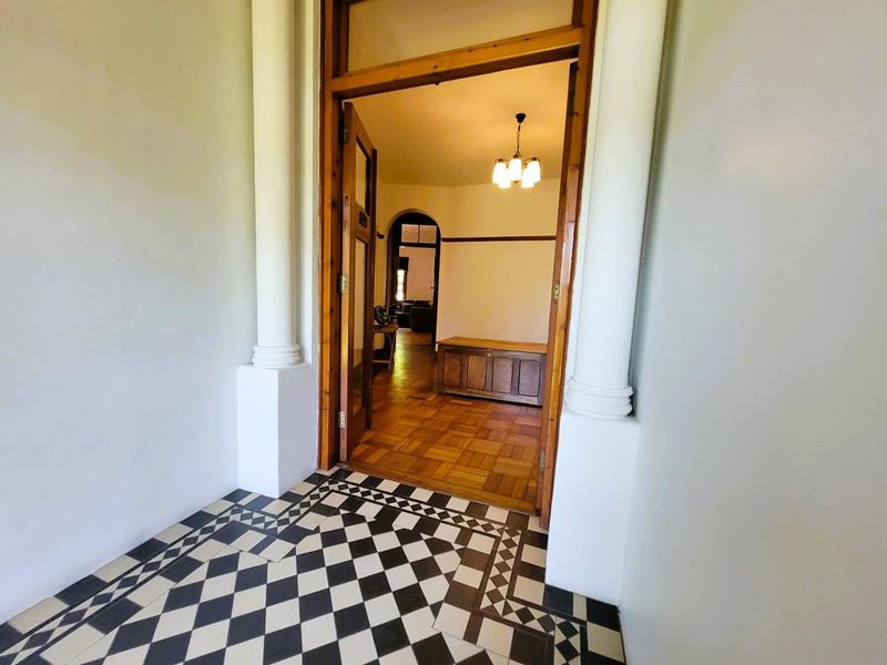 Lovely Family Home in Glenwood - Photo 3