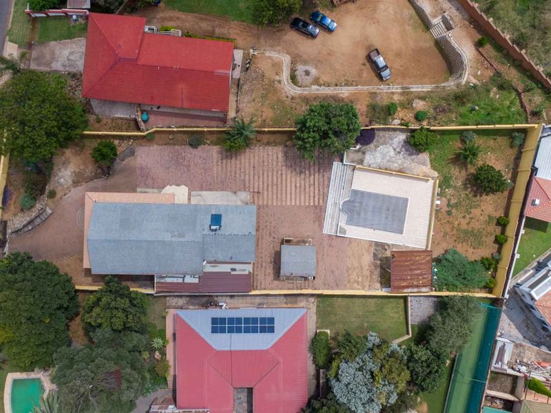 Exceptional Family Living in Waterkloof Ridg - Photo 6