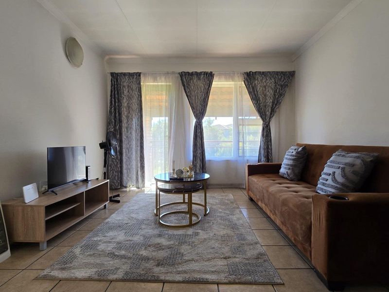 2 bedroom apartment for sale in Castle View - Photo 2