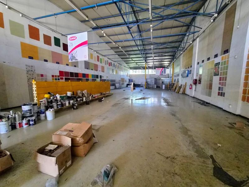 Prime 800 m2 Commercial Unit with Main Road Exposure on Steve Biko Road - Photo 3