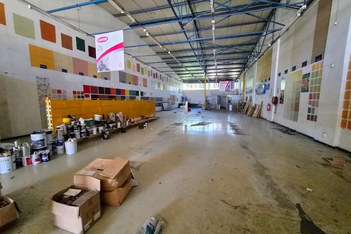 Prime 800 m2 Commercial Unit with Main Road Exposure on Steve Biko Road - Photo 3