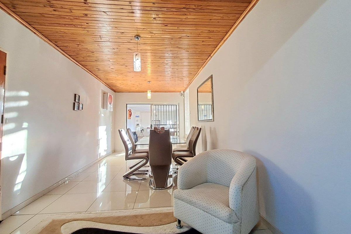 4 Bedroom House for sale in Albemarle - Photo 4