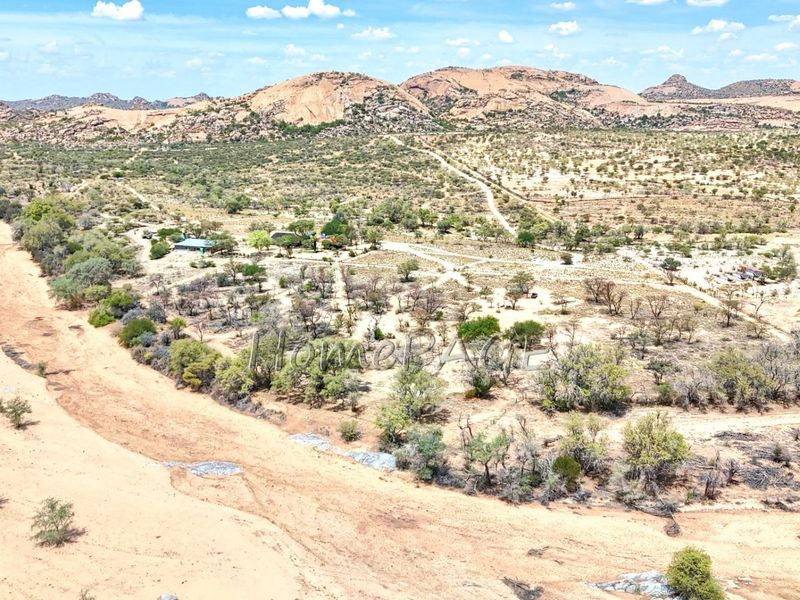 Erongo Region, Omaruru:  Agricultural Smallholding with Tourist Accommodation for Sale - Photo 2