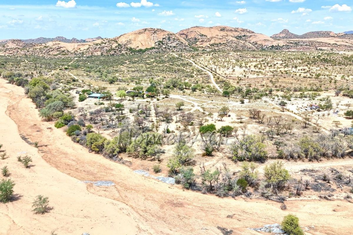 Erongo Region, Omaruru:  Agricultural Smallholding with Tourist Accommodation for Sale - Photo 2