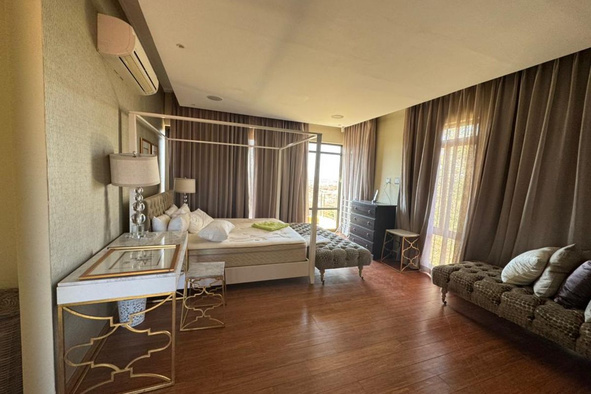 LUXE LIVING LIFE - Photo 5