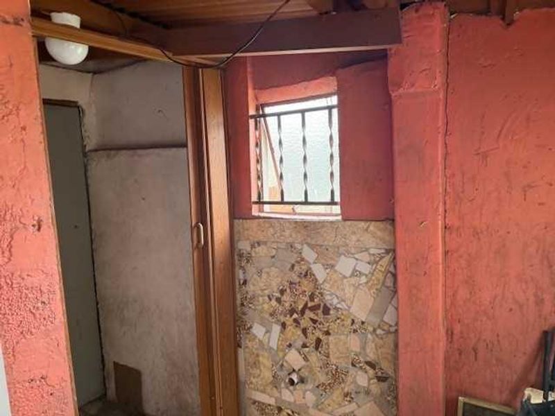 Versatile Family Home with Two Income-Generating Flats - Photo 5