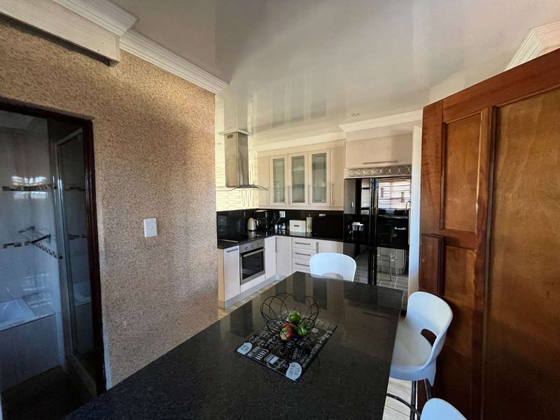 Exceptional 3-Bedroom Home with Solar, Office & Premium Finishes - Photo 6