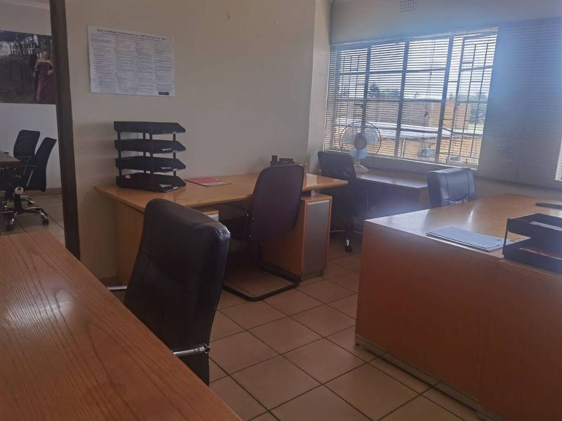 Commercial property for sale in monument road kempton park - Photo 4