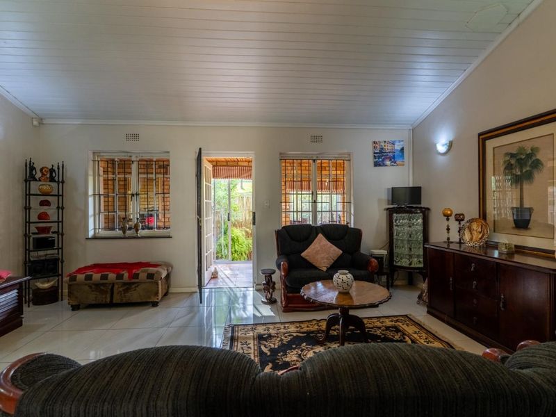 Exceptional 7-Bedroom Property in Stellenbosch - Prime Investment &amp; Lifestyle Opportunity - Photo 5