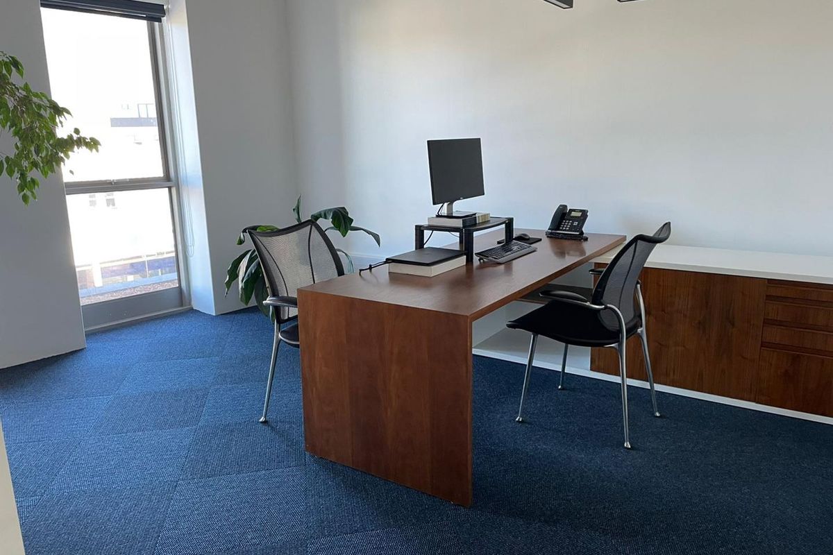 213.7m2  to Let | Southern Suburbs - Photo 5