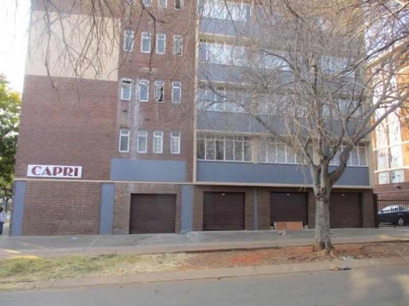 1.5 BEDROOM FLAT TO RENT IN SUNNYSIDE - Photo 2