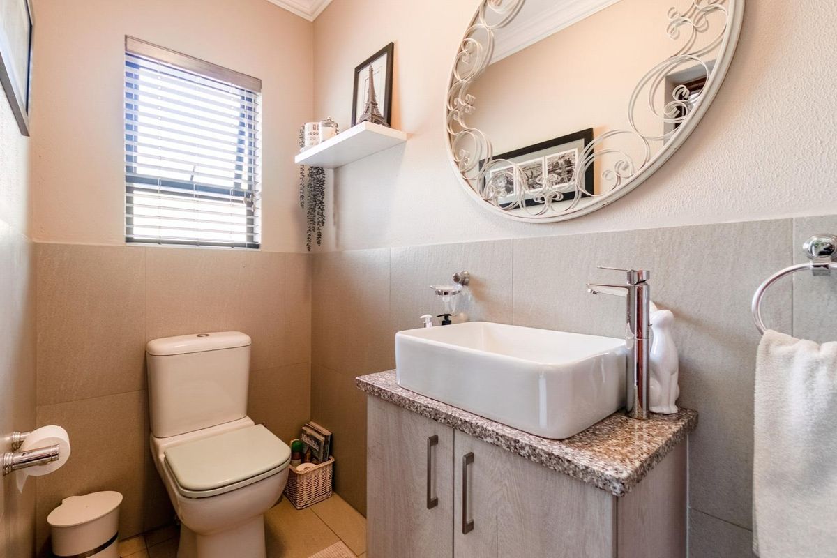 Live Luxuriously at Eye of Africa Golf Estate – Your Dream Home Awaits! - Photo 4