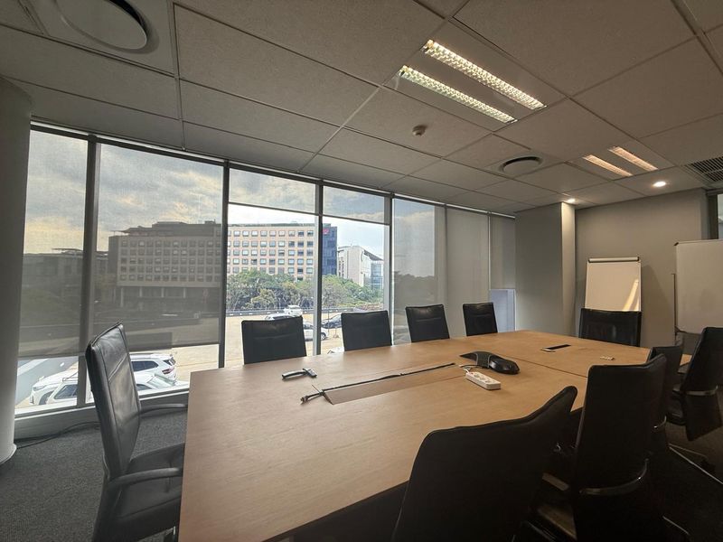 Oxford Corner Rosebank presents an exceptional 2nd floor office space of 475m2 - Photo 7
