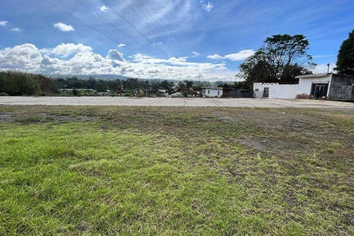 Light Industrial close to town -  massive yard and buildings! - Photo 2