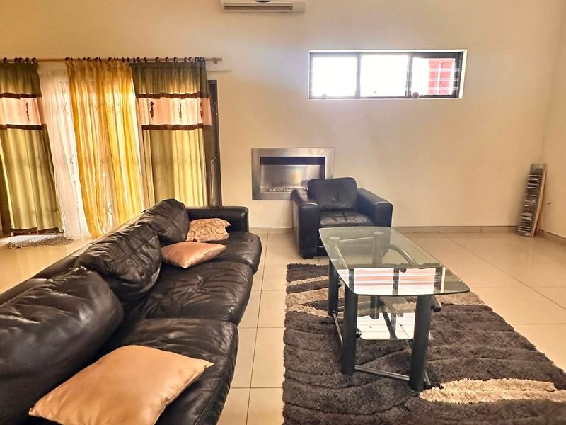 FOR SALE BEAUTIFUL HOUSE AUASBLICK - Photo 2