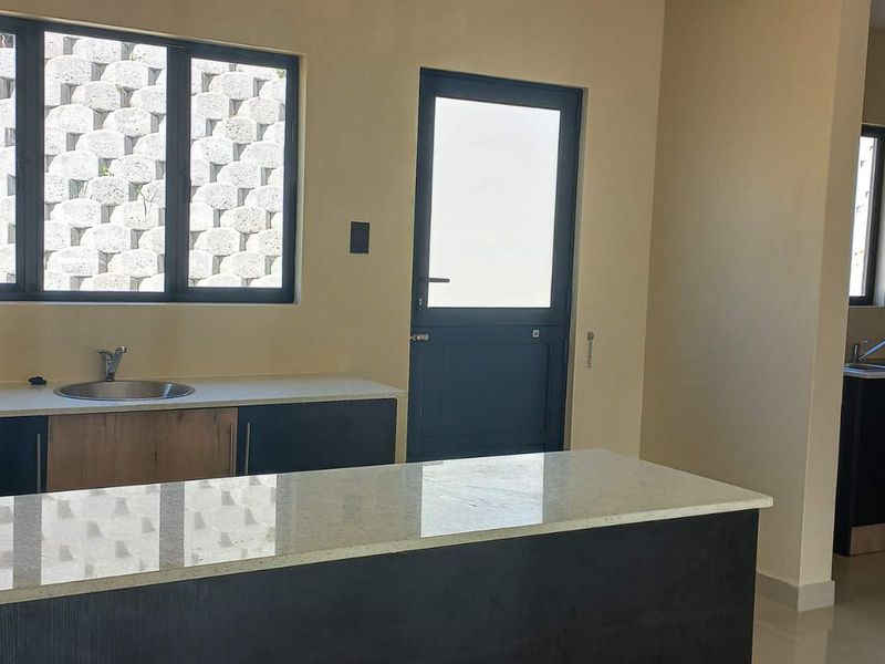 Beautiful 3 bedroom Townhouse tor rent - Photo 3