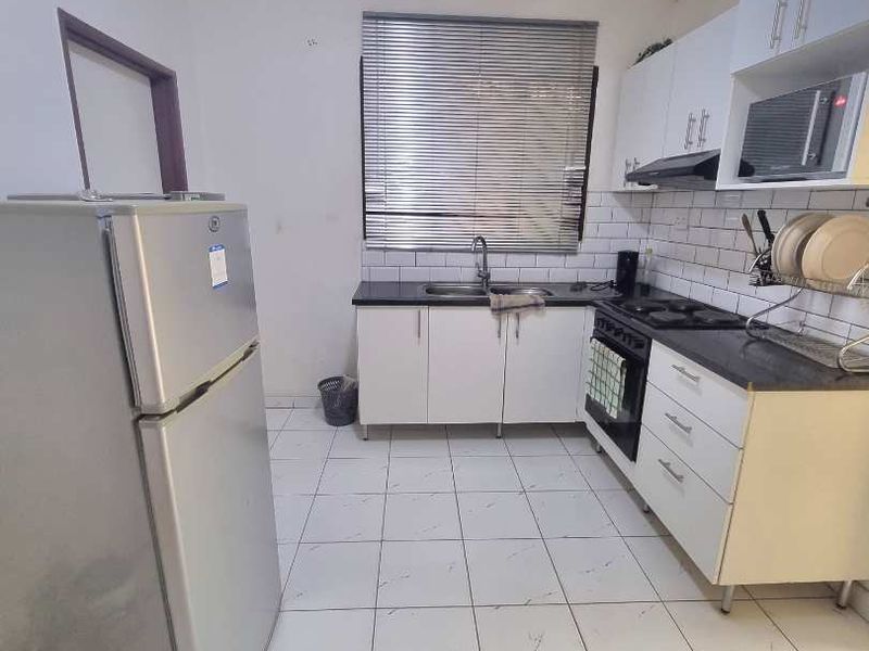 HOUSE & BAR FOR SALE IN HAKAHANA - Photo 3