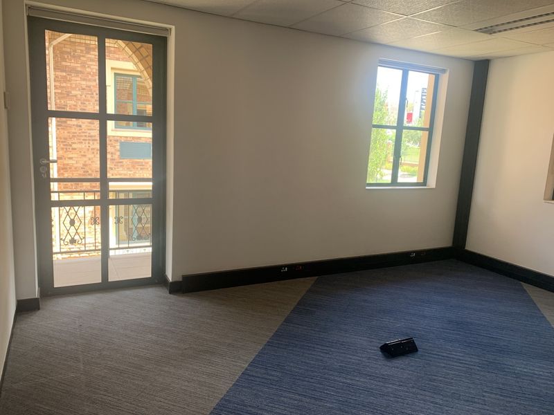 295m2 Rivonia Office To Let - Photo 4