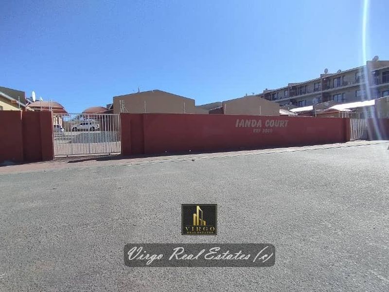 WELL MAINTAINED 2 BEDROOM SINGLE LEVEL TOWNHOUSE FOR SALE IN OTJOMUISE: IANDA COURT - Photo 5