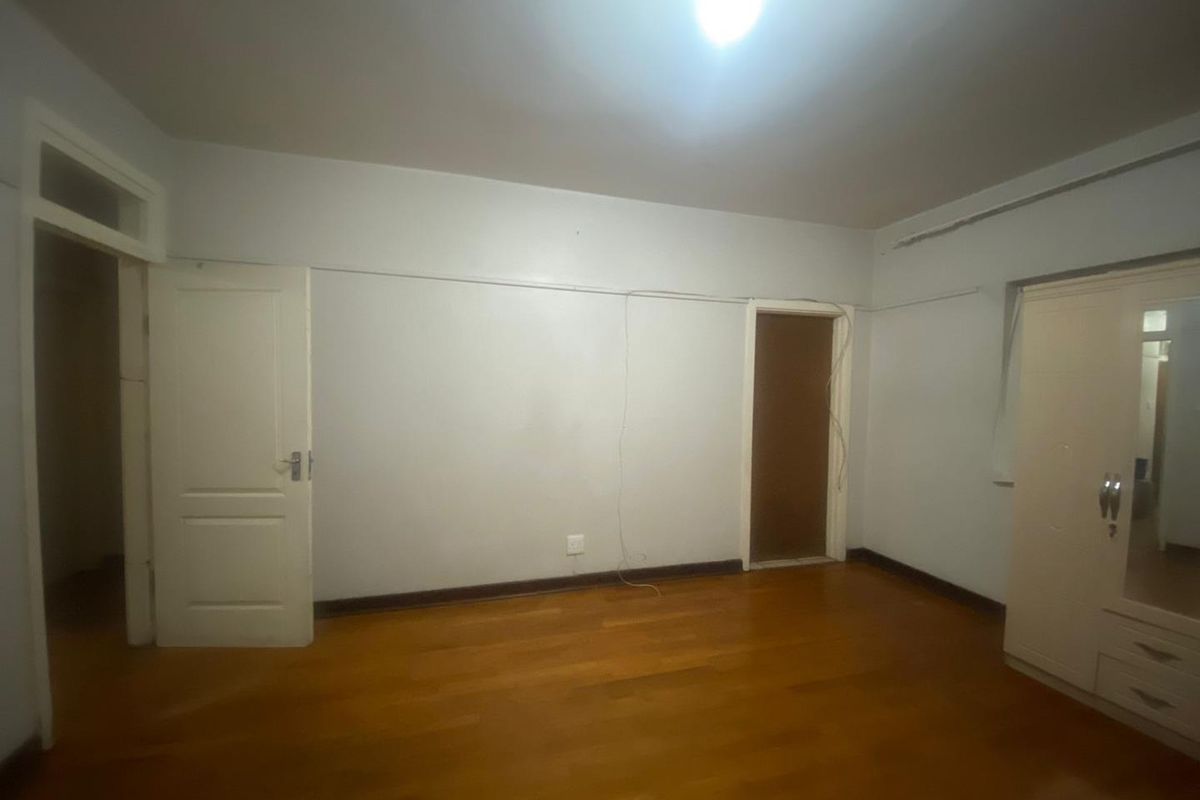 Charming 2Bedroom Apartment in the Heart of Montclair - Photo 3