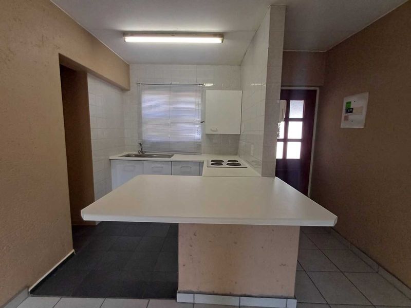 Luxury Bachelor Apartment in Prime Morningside Location - Photo 4