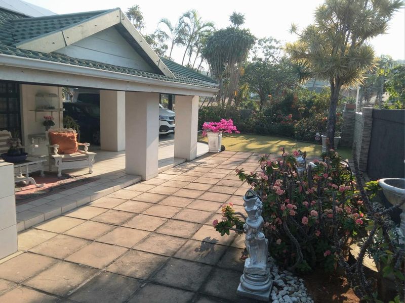 Immaculate 3 bedroom 4 bathroom home for sale in sought after Somerset Park - Photo 9