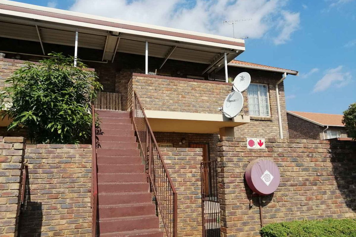 Spacious 2 Bedroom Apartment for Rent - Photo 3