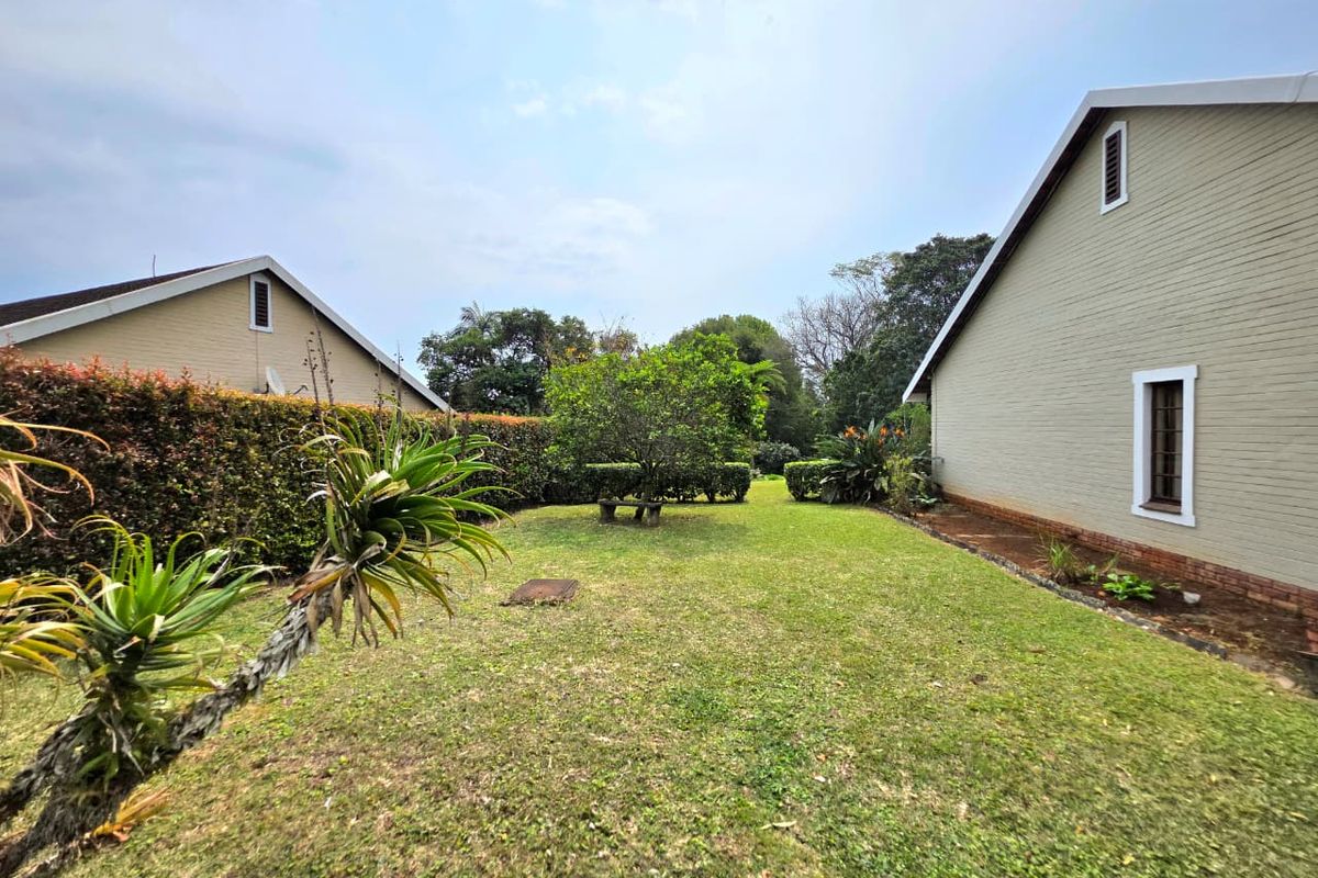 Secure 3-Bedroom Townhouse for Sale in Hillcrest – Pet-Friendly & Family-Friendly Living - Photo 3