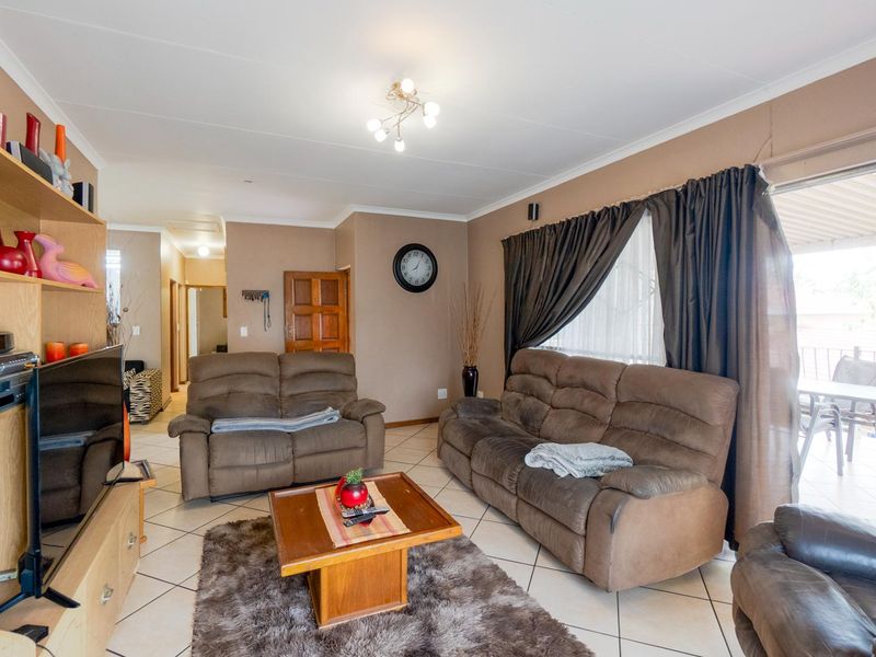 Secure with an income generating flatlet - Photo 9