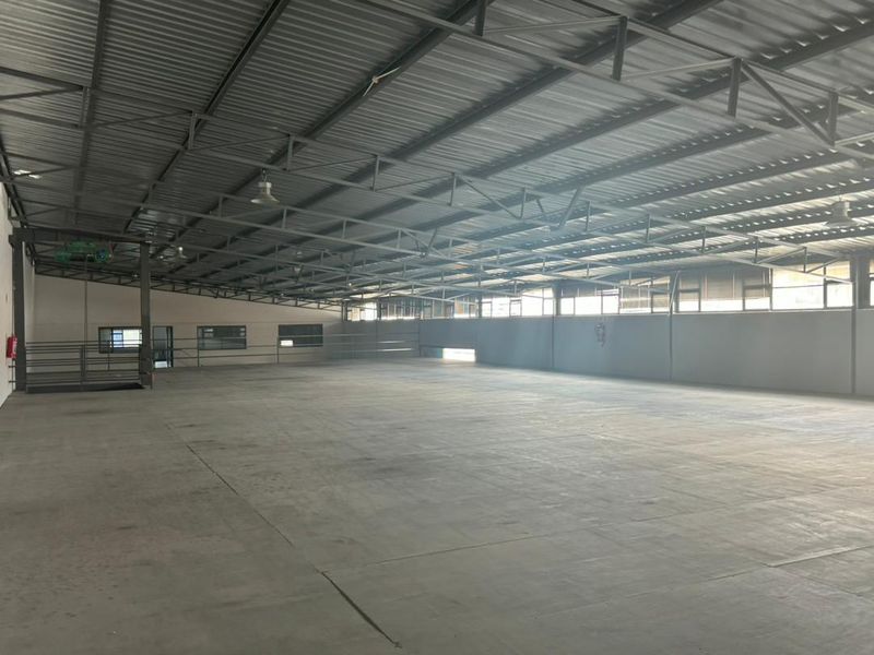 WAREHOUSE FOR SALE - Photo 3